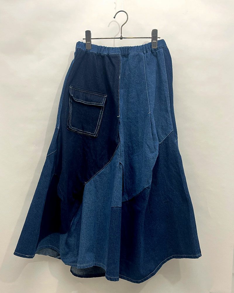 アシンメトリーリメイク風デニムスカート 配色デザイン ウエストゴム 調整紐付き ポケット付き カジュアル ロングスカート