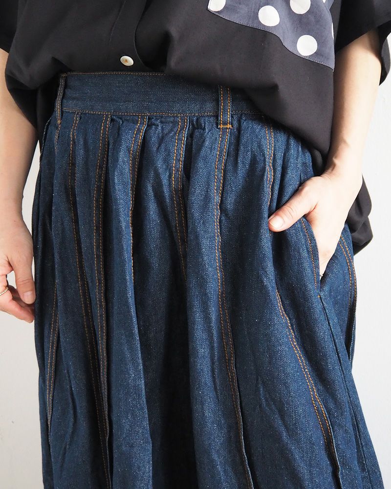 デニムスカート プリーツ入り 上品シルエット ウエストゴム 着回し抜群 大人カジュアル オールシーズン対応
