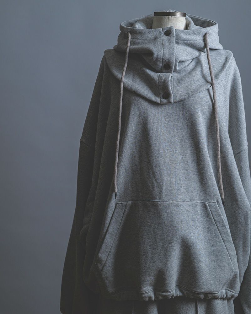 Pokke++ クルーネックスウェット フード取り外し 2WAY仕様 ドローコード付き ゆったりシルエット 裏毛素材