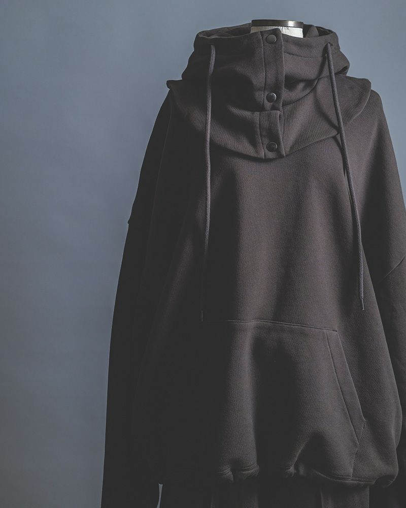 Pokke++ クルーネックスウェット フード取り外し 2WAY仕様 ドローコード付き ゆったりシルエット 裏毛素材