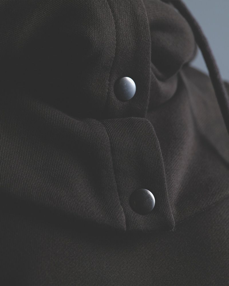 Pokke++ クルーネックスウェット フード取り外し 2WAY仕様 ドローコード付き ゆったりシルエット 裏毛素材