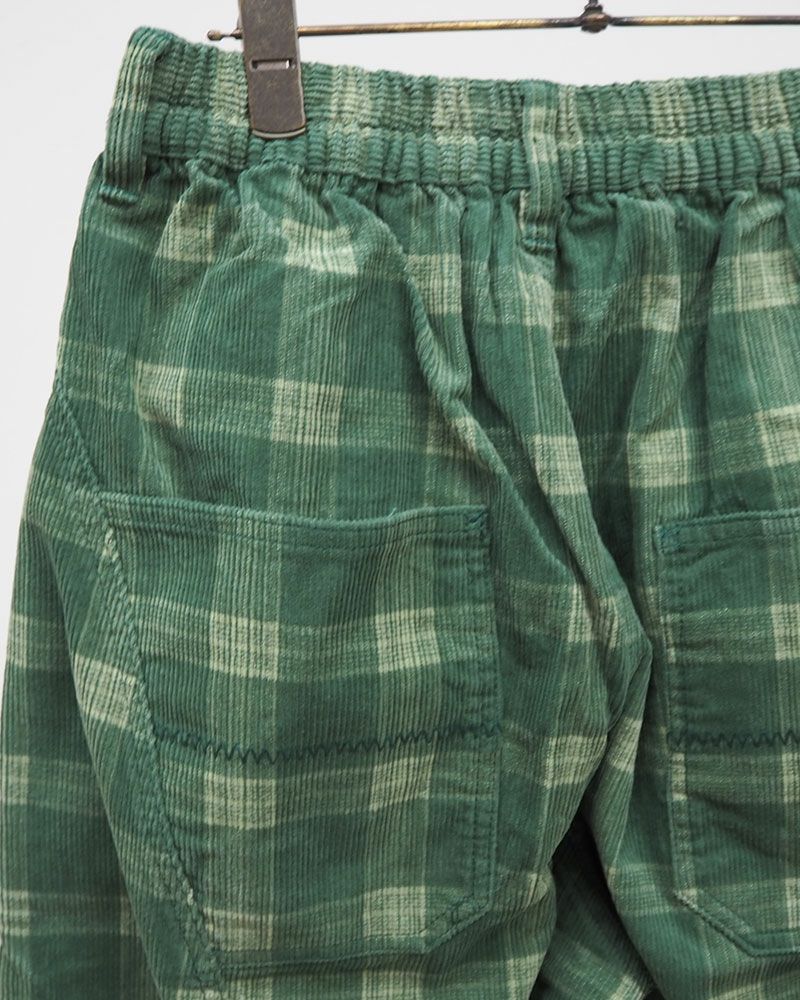 コーデュロイ素材のゆったりボールパンツ レディース ワイドシルエット イージーパンツ チェック柄 秋冬カジュアルコーデ