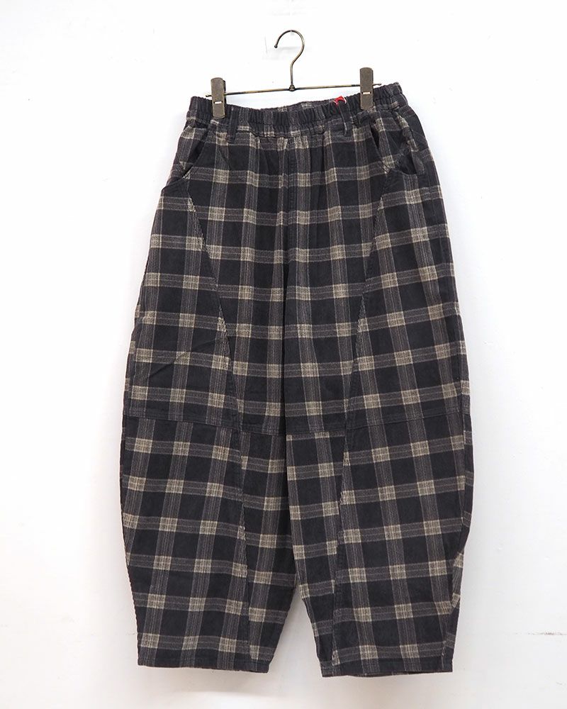 コーデュロイ素材のゆったりボールパンツ レディース ワイドシルエット イージーパンツ チェック柄 秋冬カジュアルコーデ