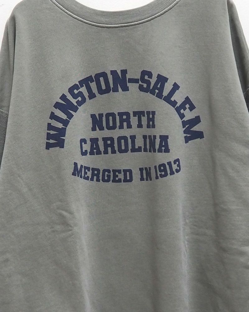 ピグメント裏毛ヘンリーネックチュニック｜カレッジロゴとシンプルヘンリーのリバーシブル仕様、体型カバーも叶うゆったりシルエットのレディーストップス