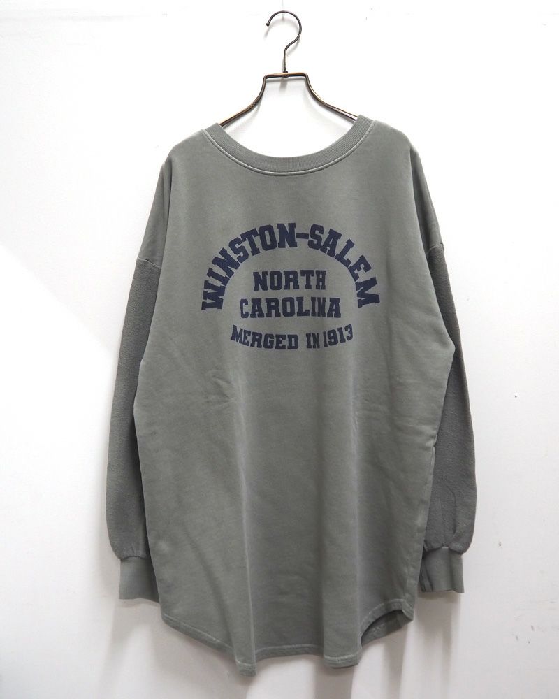 ピグメント裏毛ヘンリーネックチュニック｜カレッジロゴとシンプルヘンリーのリバーシブル仕様、体型カバーも叶うゆったりシルエットのレディーストップス