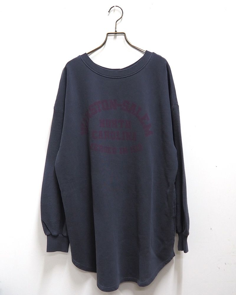 ピグメント裏毛ヘンリーネックチュニック｜カレッジロゴとシンプルヘンリーのリバーシブル仕様、体型カバーも叶うゆったりシルエットのレディーストップス