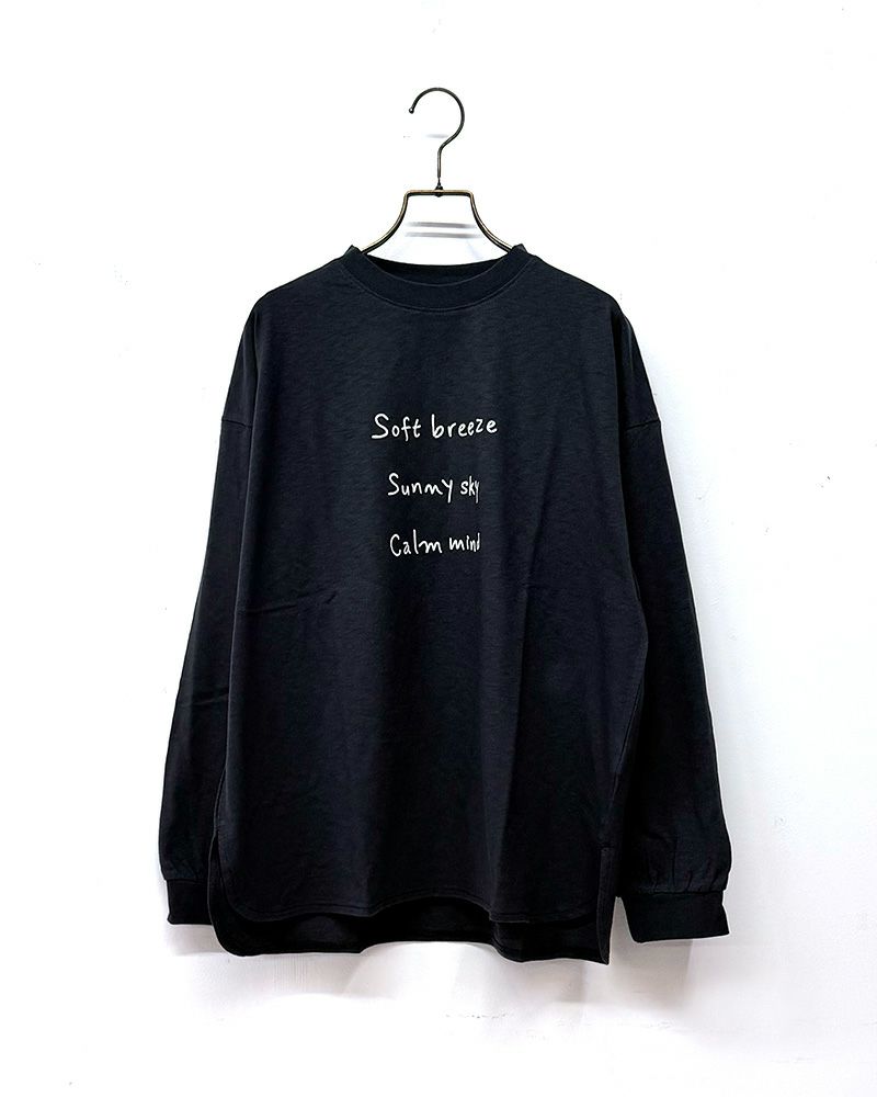 クルーネックラウンドヘムロゴ刺繍プルオーバー　長袖　ロゴ刺繍　ラウンドヘム　サイドスリット　ビッグシルエット　ドロップショルダー　カジュアルファッション　ユニセックス　トップス